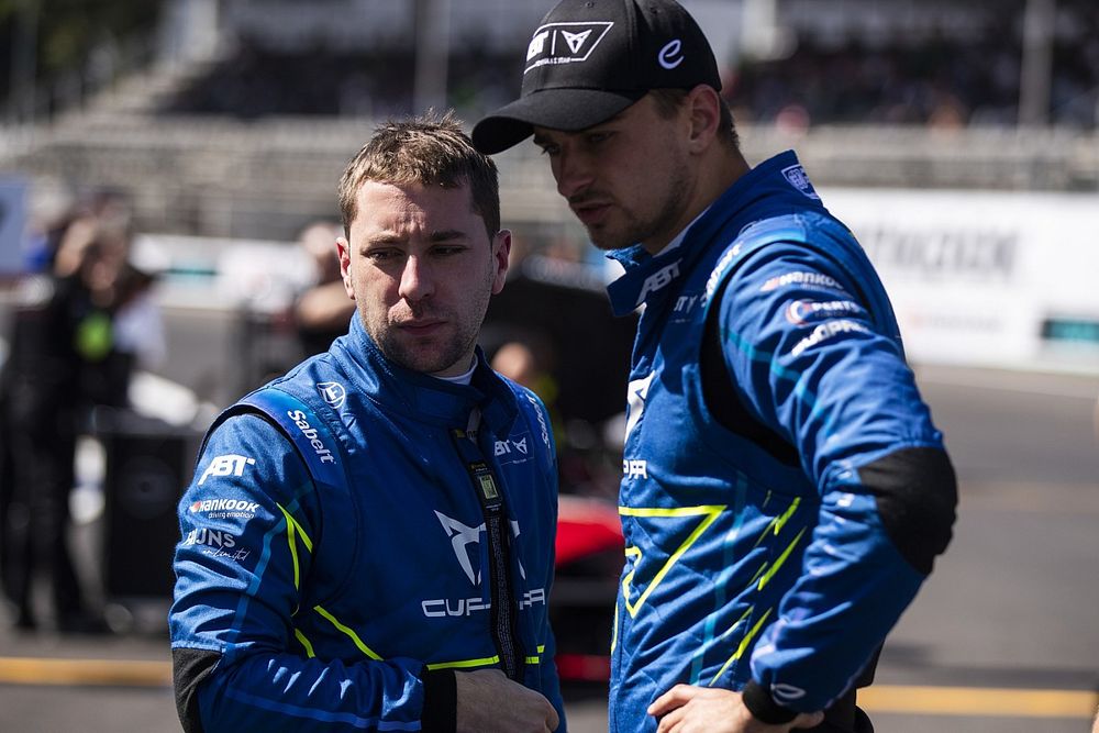 Robin Frijns, ABT CUPRA Racing, Nico Muller, ABT CUPRA Formula E Team, on the grid