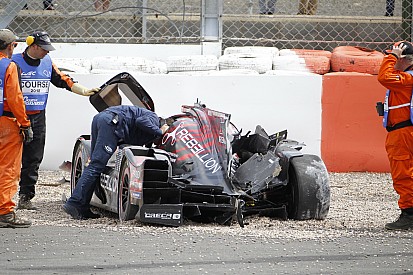 Brutto incidente e frattura alla caviglia per Bruno Senna. Il brasiliano salta Silverstone
