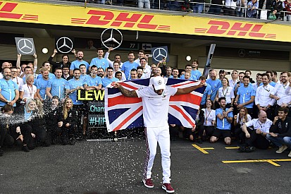 Fotogallery F1: le immagini più belle dei cinque titoli di Lewis Hamilton