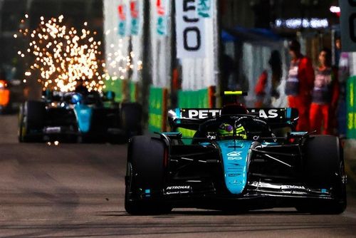 Hamilton rechaza las teorías conspirativas en Mercedes