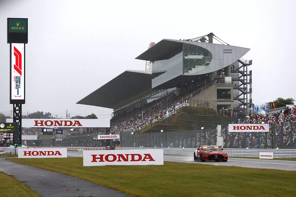 El Safety Car en pista