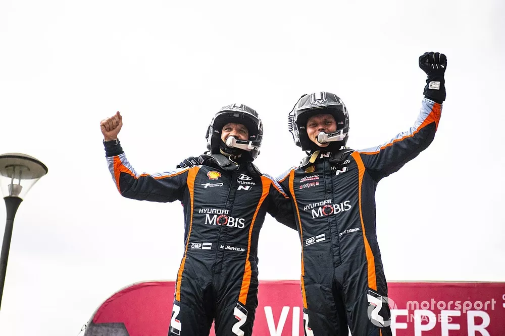 Les vainqueurs Ott Tanak, Martin Jarveoja, Hyundai World Rally Team Hyundai i20 N Rally1