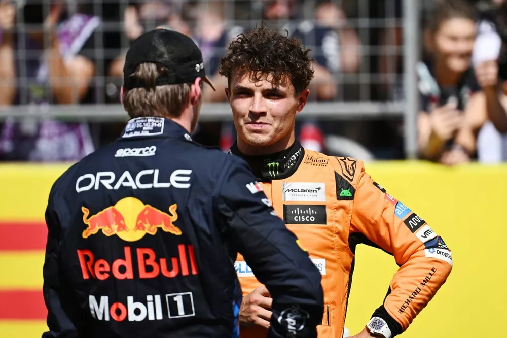 Max Verstappen, Red Bull Racing, 1st position, Lando Norris, McLaren F1 Team, 3rd position, chat in Parc Ferme 