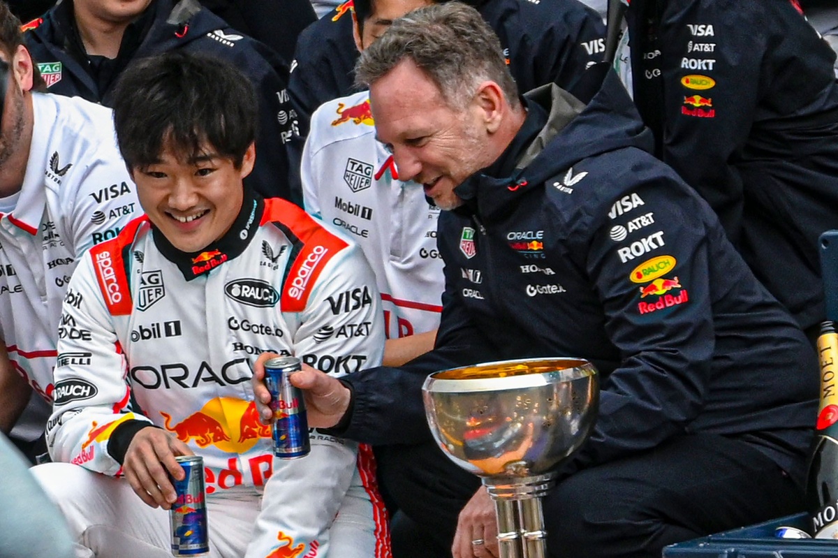 ゆ*う様 【限定・非売品】F1 日本GP レッドブル ポストカード 角田裕毅 マ 角田裕毅×RDS F1日本グランプリ コラボヘルメット公開 | 株式