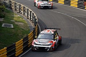 Kr&oacute;l Makau na pole position