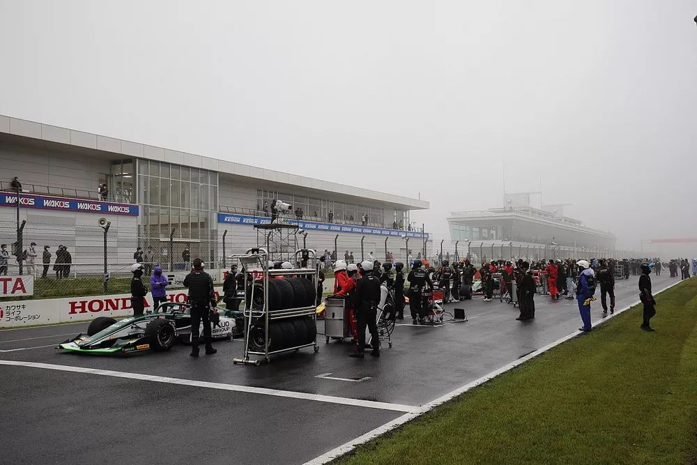 Cars on the grid after the red flag