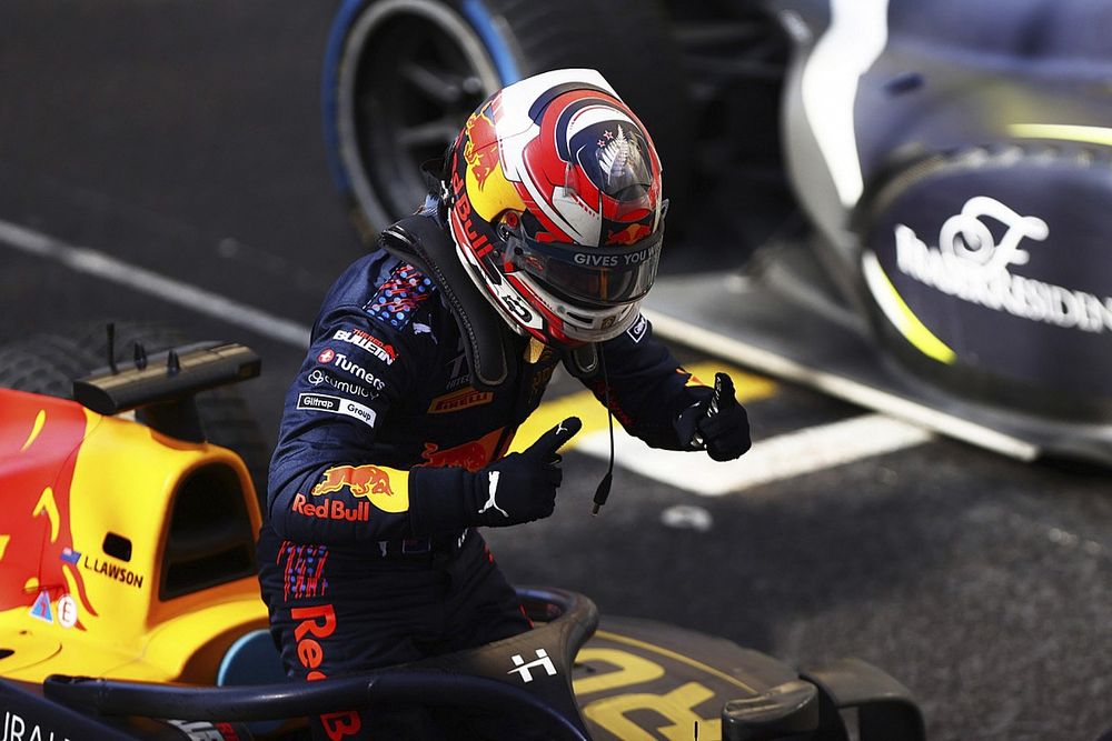 El ganador: Liam Lawson, Hitech Grand Prix