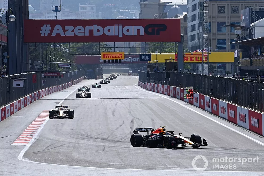 Sergio Perez, Red Bull Racing RB19, Max Verstappen, Red Bull Racing RB19