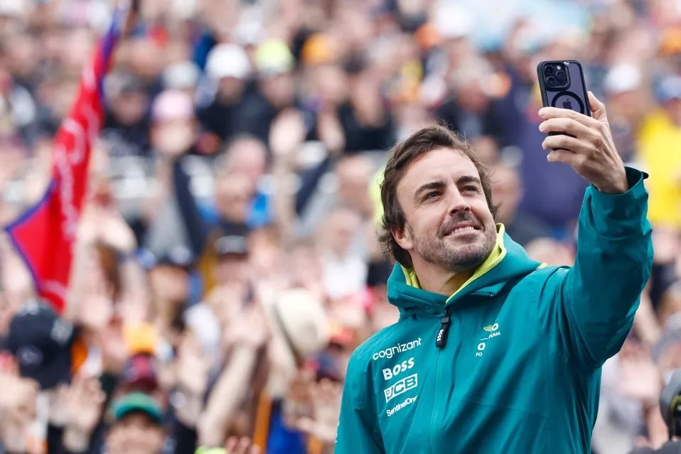 Fernando Alonso, Aston Martin F1 Team