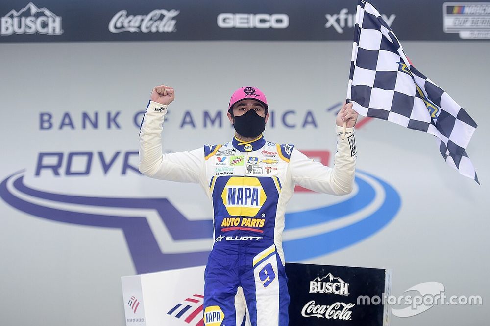 Race winner Chase Elliott, Hendrick Motorsports, Chevrolet Camaro NAPA Auto Parts