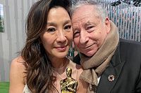 Vencedora do Oscar de Melhor Atriz, Michelle Yeoh tem forte ligação com mundo do automobilismo por conta de Jean Todt