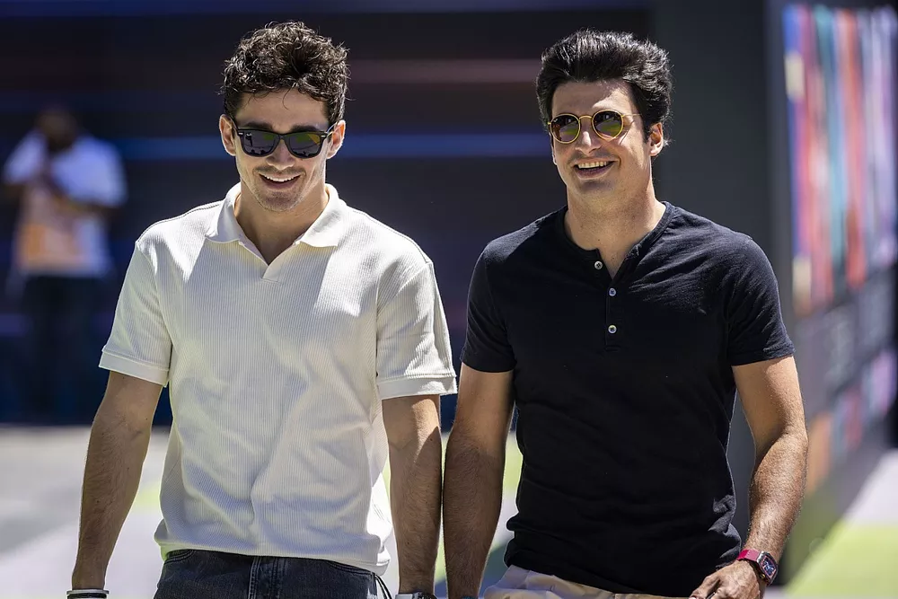 Charles Leclerc, Scuderia Ferrari, Carlos Sainz, Scuderia Ferrari 