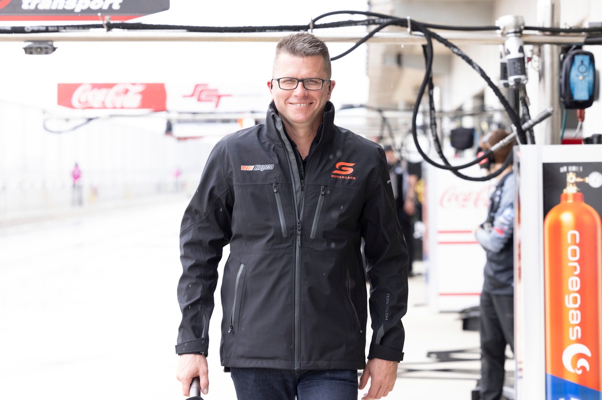 Australian legend Tander announced his retirement from Supercars
