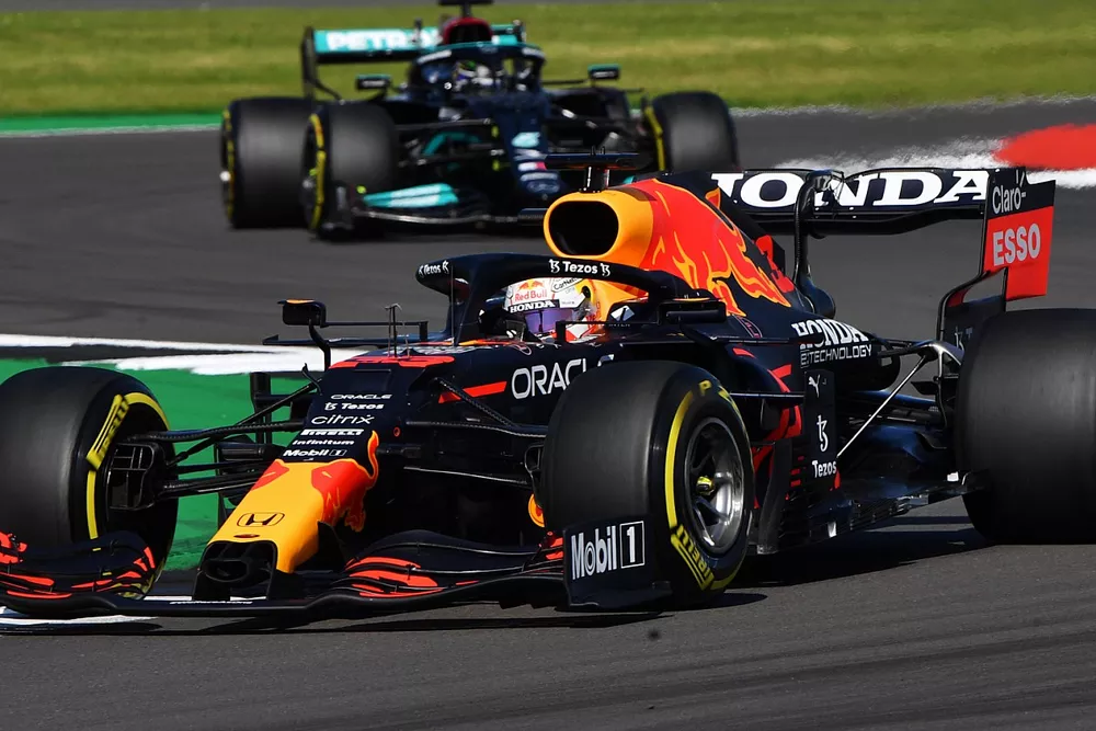 Max Verstappen, Red Bull Racing RB16B, Lewis Hamilton, Mercedes W12