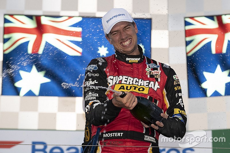 Albert Park Supercars: Mostert wins, McLaughlin crashes pre-race