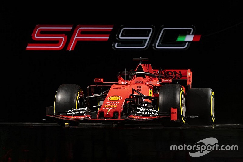Itt van, megérkezett a 2019-es F1-es Ferrari: SF90