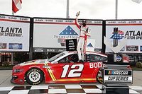 Ryan Blaney supera a Larson para ganar en Atlanta