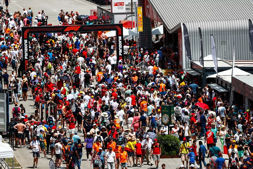 Fans in the fanzone 