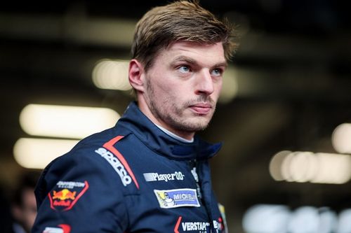 Vitória de Verstappen em Nurburgring fortalece transição de pilotos do virtual para o real
