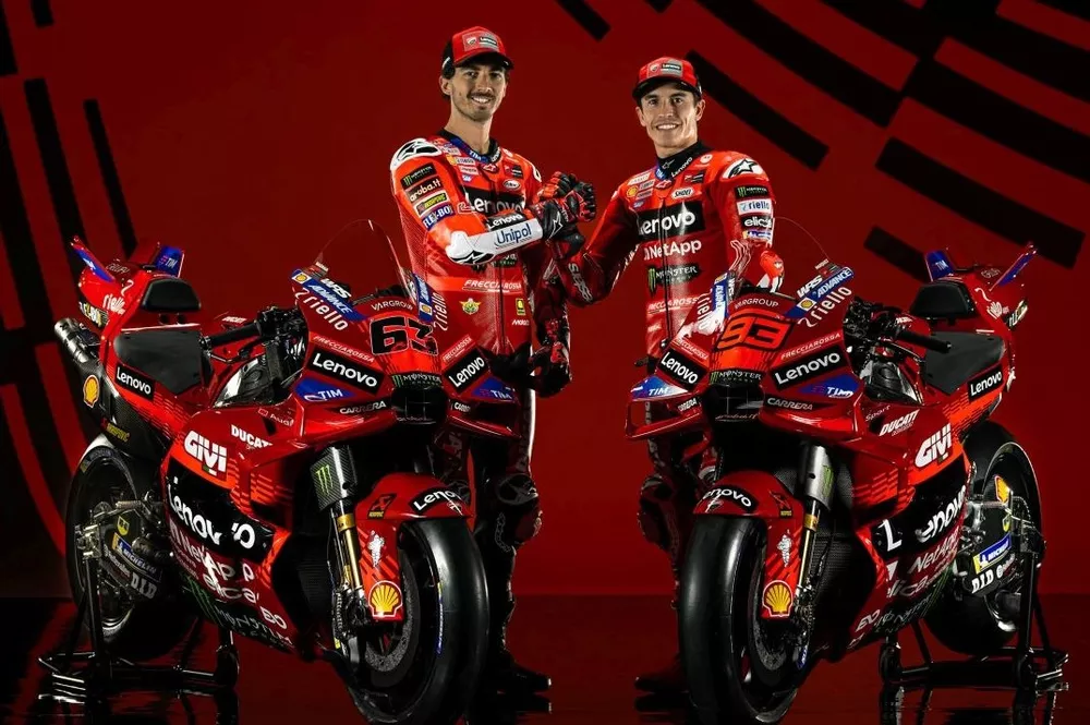 MotoGP DUCATI F.バニャイア&M.マルケス B2ポスター2枚セット ドゥカティ、ふたりの王者抱えるドリームチームに自信「管理するのは