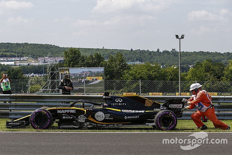 Renault multata 10.000 euro con la condizionale per un clamoroso errore con le gomme
