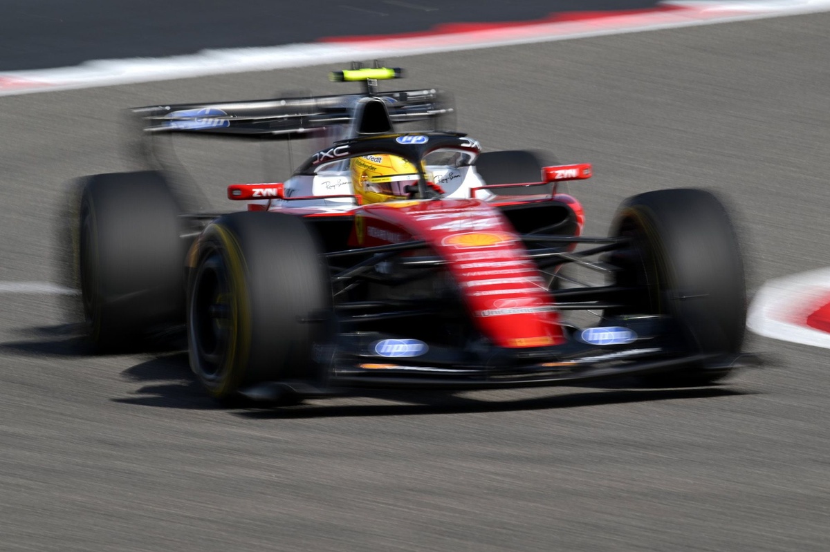 F1 | Hamilton: "Stiamo lavorando su diversi aspetti e con una SF-26 base"