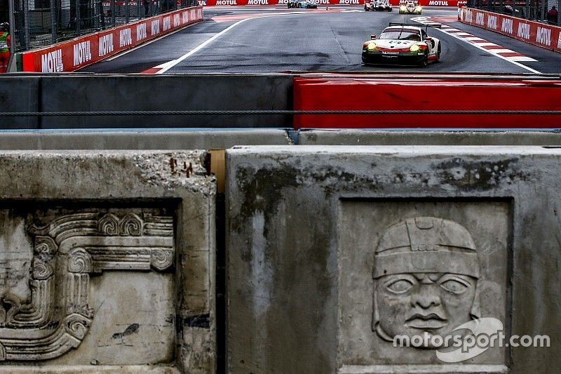 #91 Porsche Team Porsche 911 RSR: Richard Lietz, Frédéric Makowiecki