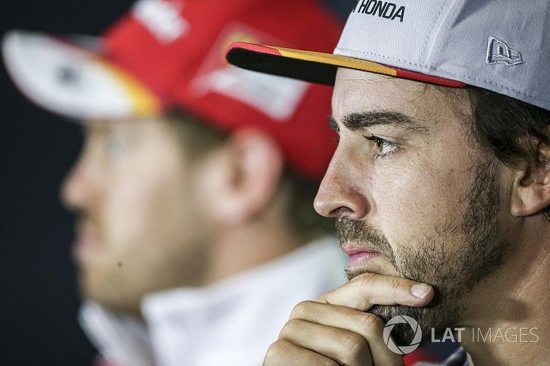 Fernando Alonso, McLaren, Sebastian Vettel, Ferrari en la conferencia de prensa de la FIA