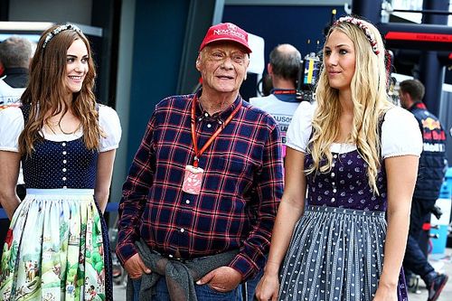 Niki Lauda apoya a las Chicas de la parrilla