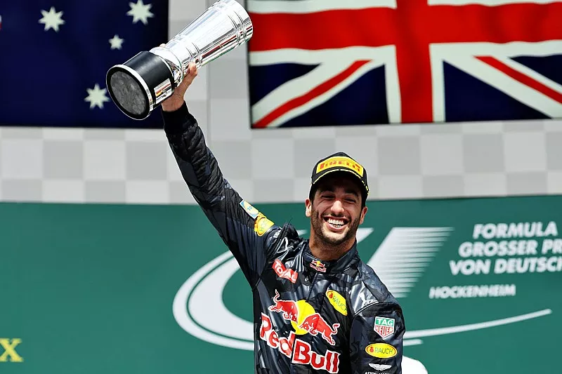 Podium : le deuxi&egrave;me Daniel Ricciardo, Red Bull Racing