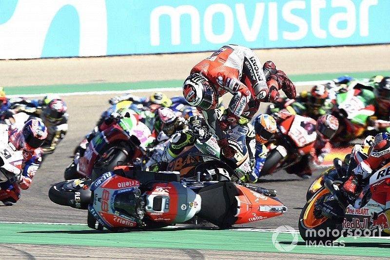 Jorge Lorenzo, Ducati Team crash at the start 