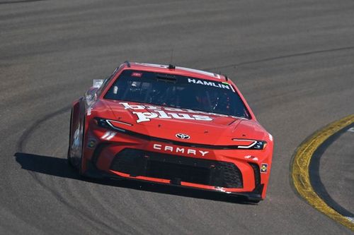 Hamlin vence a Ty Gibbs para la pole de NASCAR Cup en Phoenix