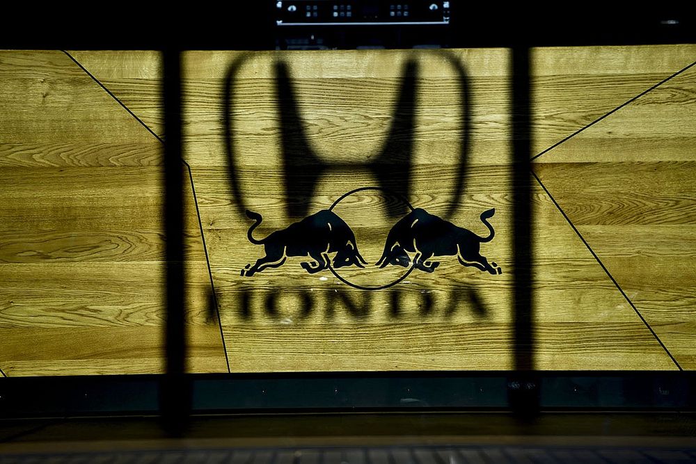 Logo de Honda y de Red Bull 