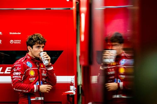 Leclerc 'decreta fim' de chances da Ferrari na F1 2025: "Estamos muito atr&aacute;s"