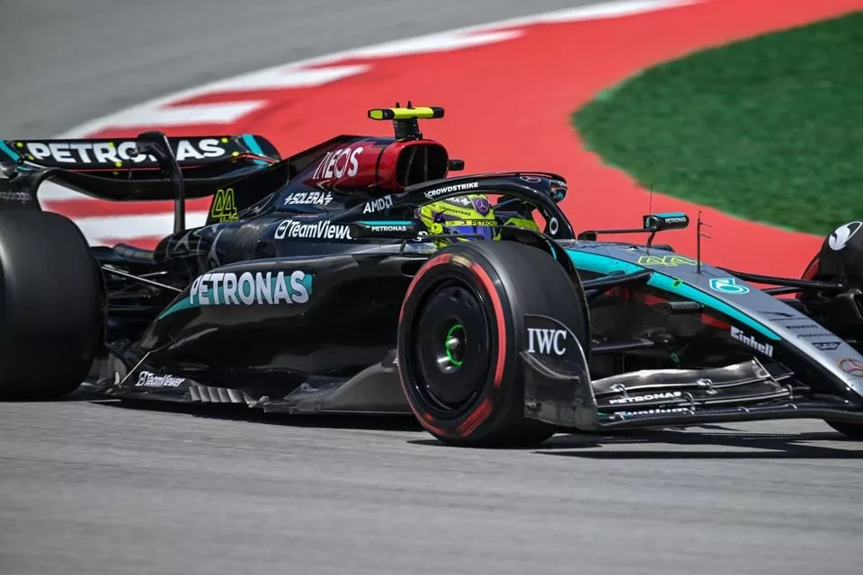 Lewis Hamilton, Mercedes F1 W15