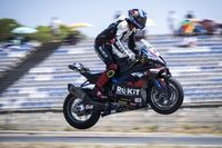 WSBK Jerez Race 1: Bulega wint, Razgatlioglu pakt tweede WSBK-titel