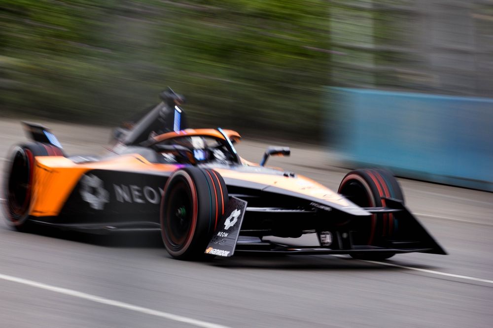 Sam Bird, NEOM McLaren Formula E Team, e-4ORCE 04