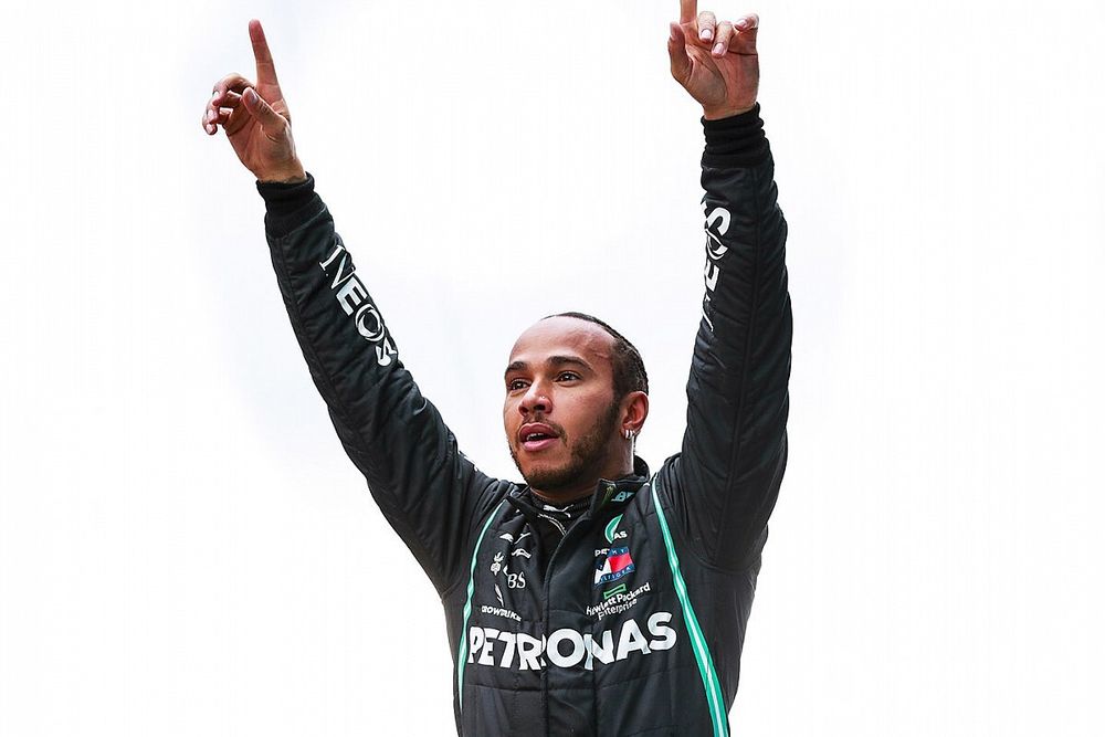 Ganador de la carrera y campeón del mundo Lewis Hamilton, Mercedes F1