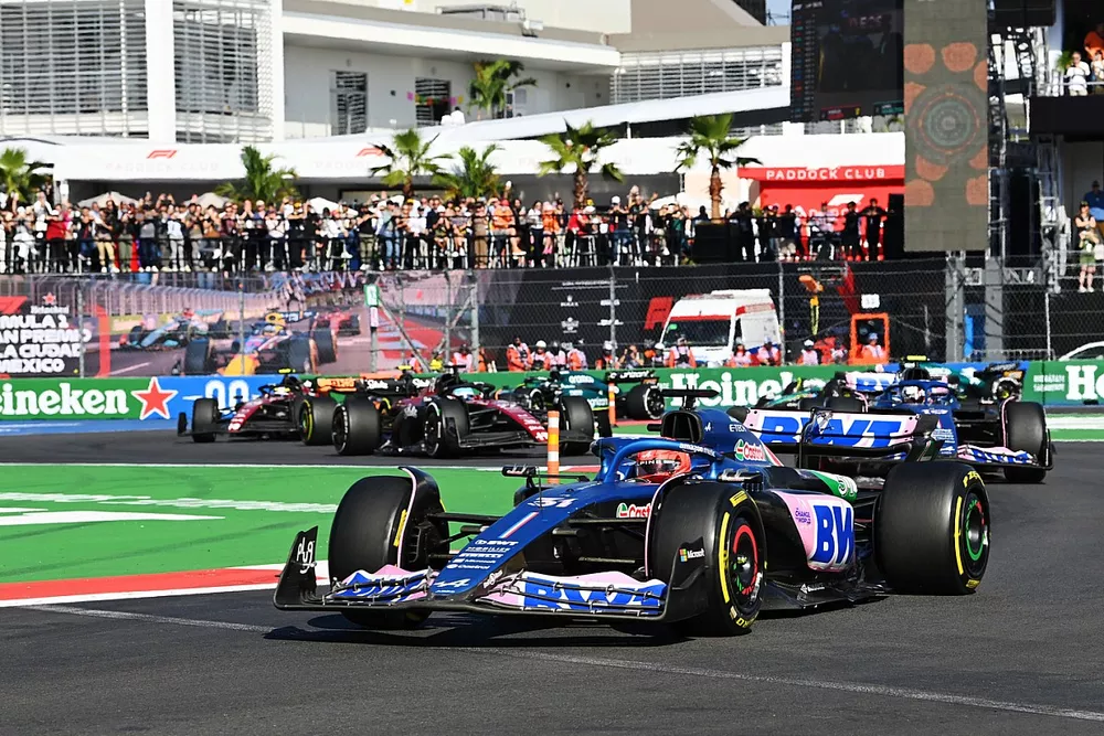 Esteban Ocon, Alpine A523, Pierre Gasly, Alpine A523, Valtteri Bottas, Alfa Romeo C43, Lando Norris, McLaren MCL60
