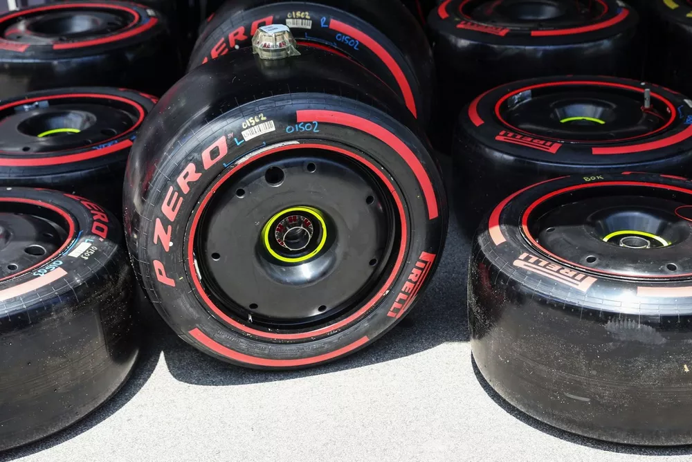 Neum&aacute;ticos Pirelli