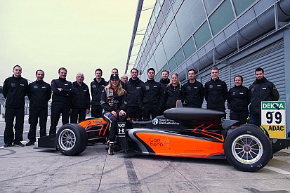 Sophia Floersch è tornata in pista a Monza a 4 mesi dal terribile incidente di Macao