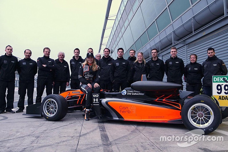 Floersch hits track for first time since Macau GP crash