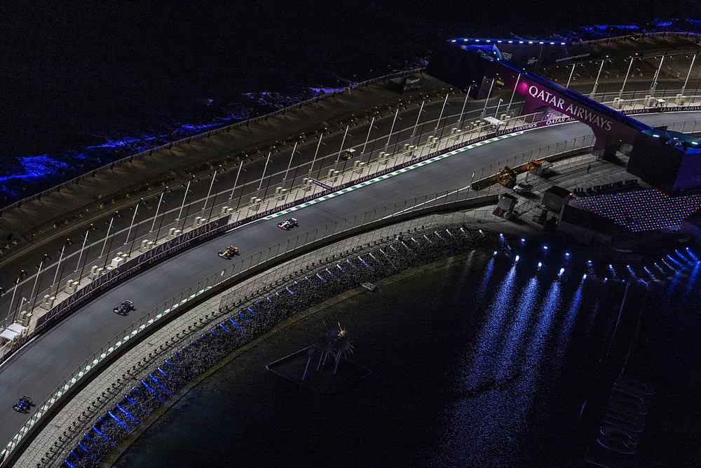 Logan Sargeant, Williams FW45, George Russell, Mercedes F1 W14, Oscar Piastri, McLaren MCL60