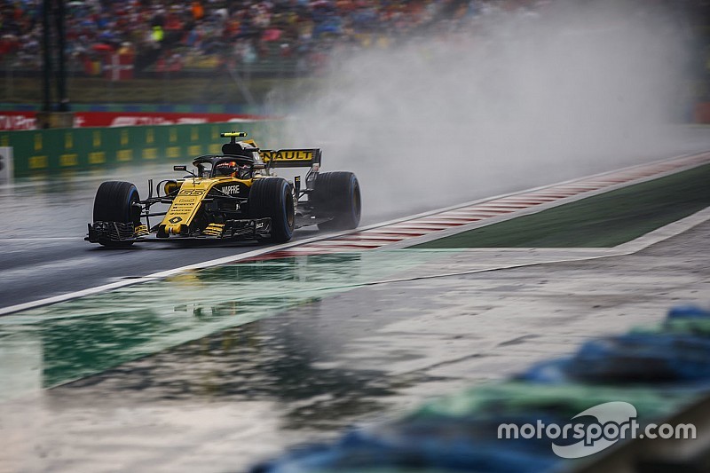 Sainz defied Renault pit call for