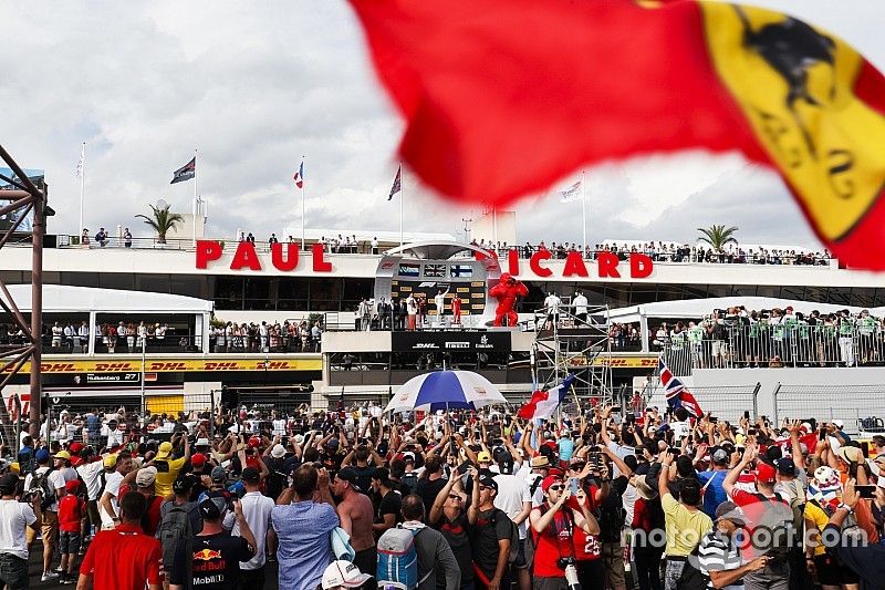 Ron Meadows, director deportivo de Mercedes AMG, Max Verstappen, Red Bull Racing, Lewis Hamilton, Mercedes AMG F1 y Kimi Raikkonen, Ferrari