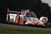 Romain Dumas en la cima de la segunda práctica y Montoya en tercero