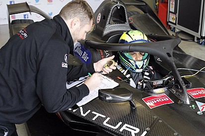 Massa 800 km-t tett meg az első Formula E-teszten