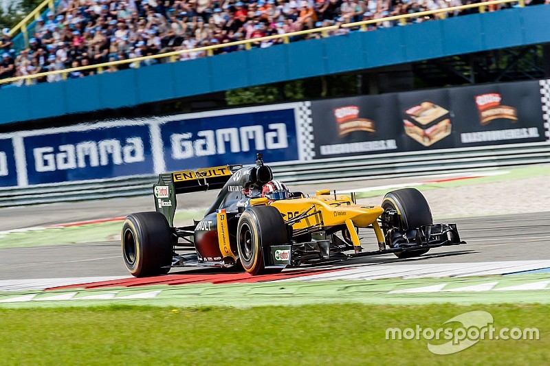 Renault провела демо-заїзди у Сен-Рафаелі