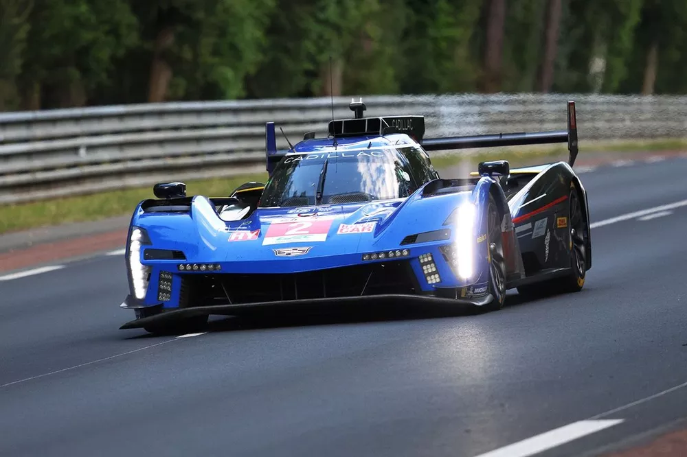 #2 Cadillac Racing Cadillac V-Series.R van Earl Bamber, Alex Lynn, Alex Palou