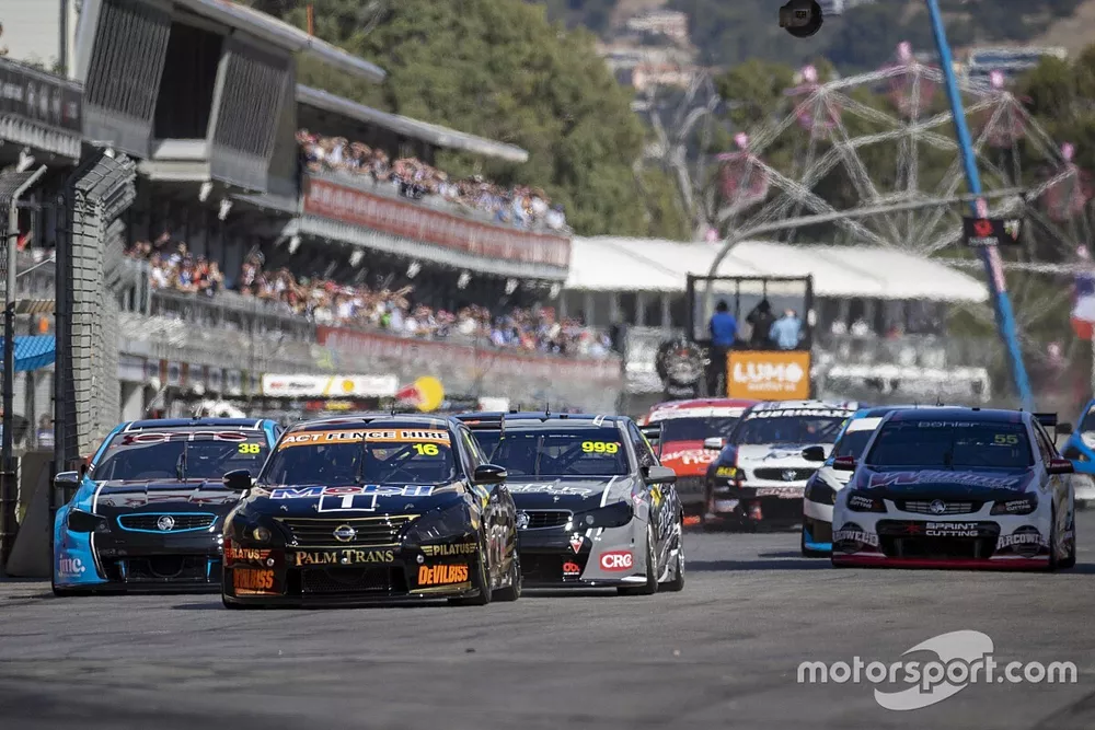 Super2 race start